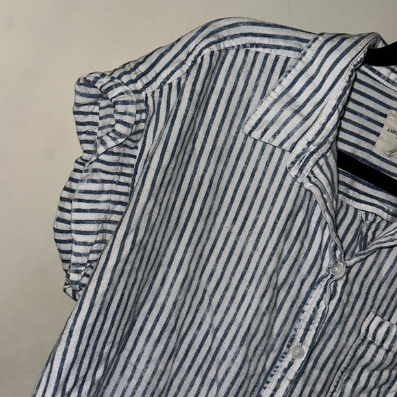 American Eagle short sleeve button up - Picture 3 of 9